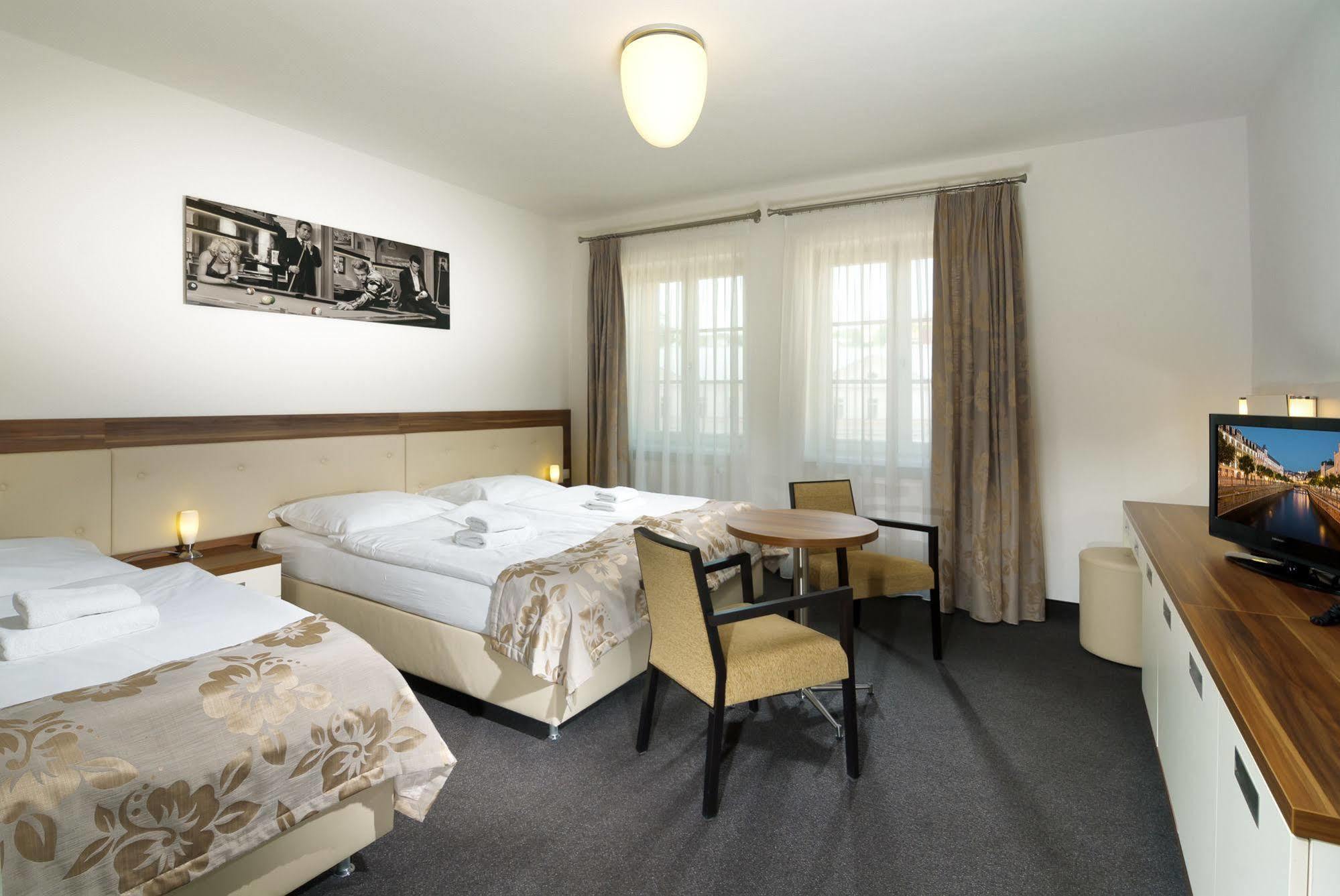 Hotel Malta كارلوفي فاري المظهر الخارجي الصورة